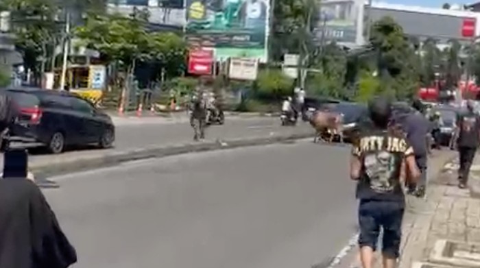 Sapi Kurban Lepas dan Berlarian di Jalan Ciputat, Lalu Lintas Sempat Macet